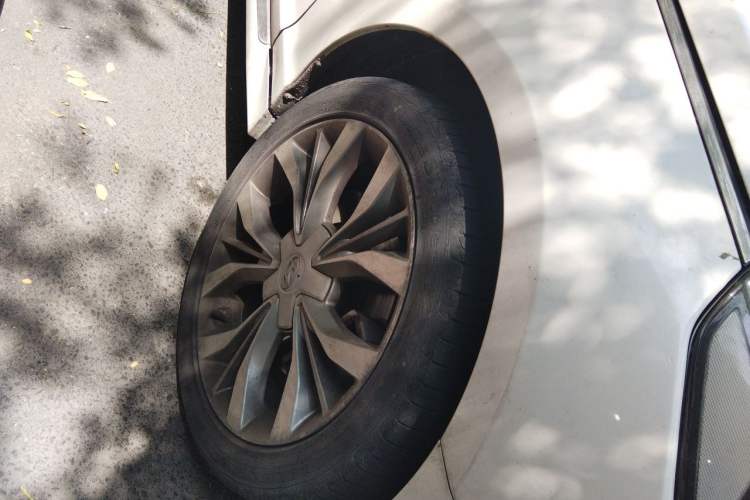 Used Hyundai Sonata 2015 1.6T DLX Prestige Model Right Front Wheel Hub