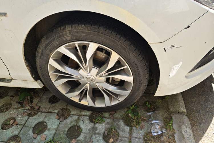 Used Hyundai Sonata 2015 1.6T GLX Advanced Model Right Front Wheel Hub