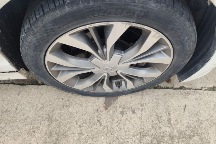 Used Hyundai Sonata 2015 1.6T DLX Prestige Model Right Front Wheel Hub