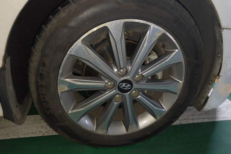 Used Hyundai Sonata 2015 1.6T GLS Smart Model Right Front Wheel Hub