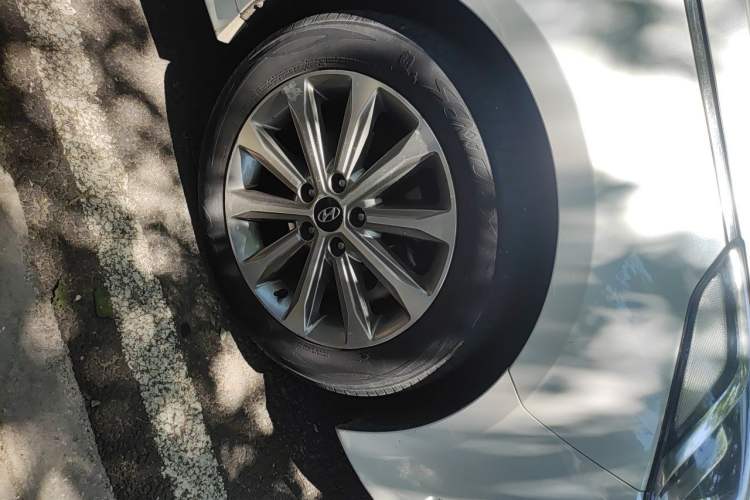 Used Hyundai Sonata 2015 1.6T GLS Smart Model Right Front Wheel Hub