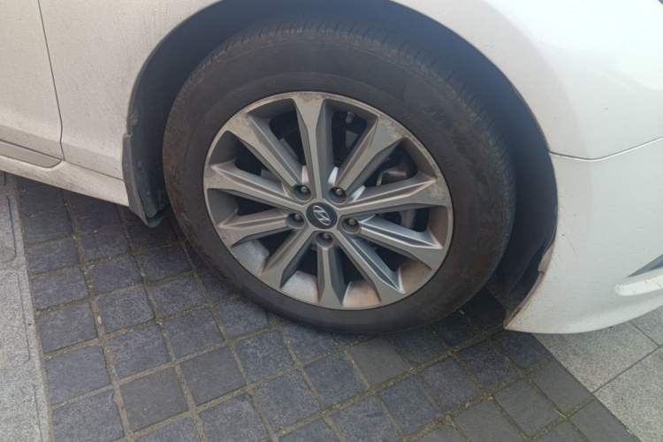 Used Hyundai Sonata 2015 1.6T GLX Advanced Model Right Front Wheel Hub