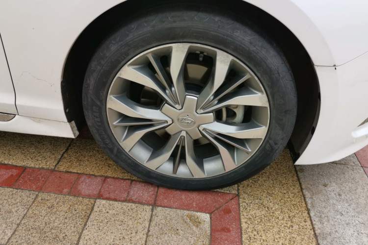 Used Hyundai Sonata 2015 1.6T GLX Advanced Model Right Front Wheel Hub