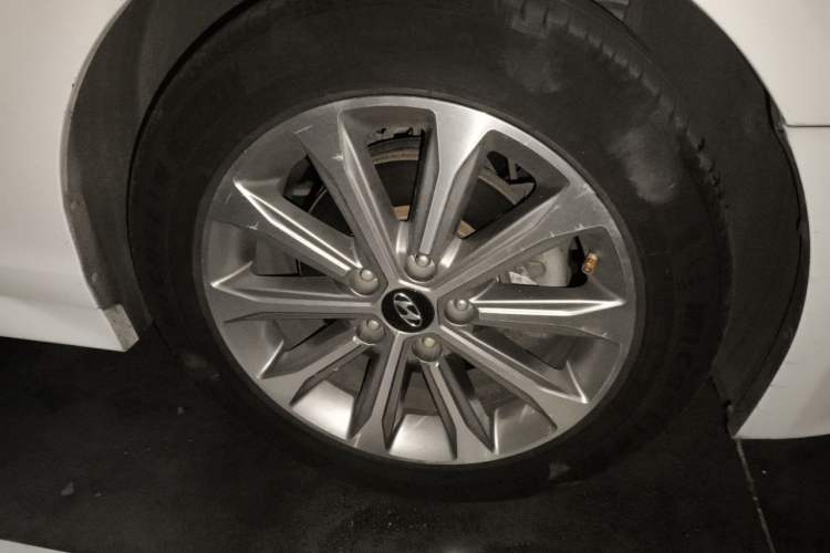 Used Hyundai Sonata 2015 1.6T GLS Smart Model Right Front Wheel Hub