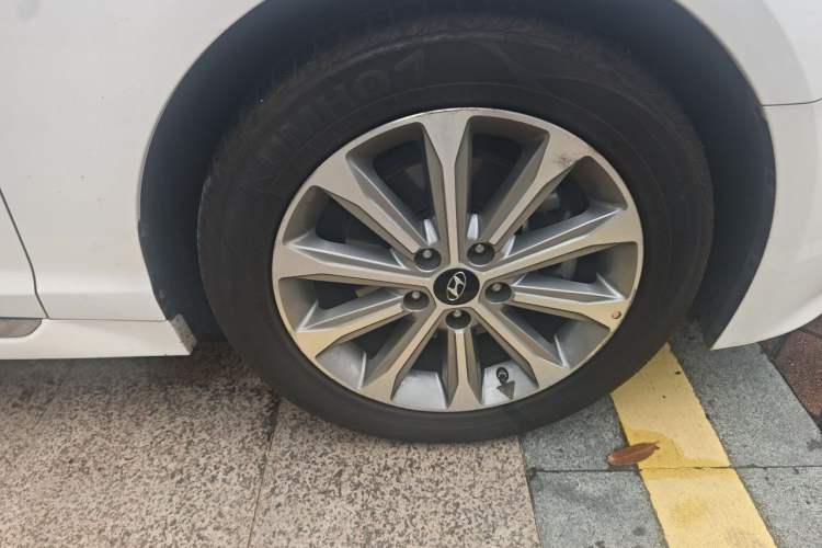 Used Hyundai Sonata 2015 1.6T GLS Smart Model Right Front Wheel Hub