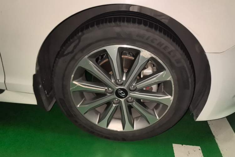 Used Hyundai Sonata 2015 1.6T GLS Smart Model Right Front Wheel Hub