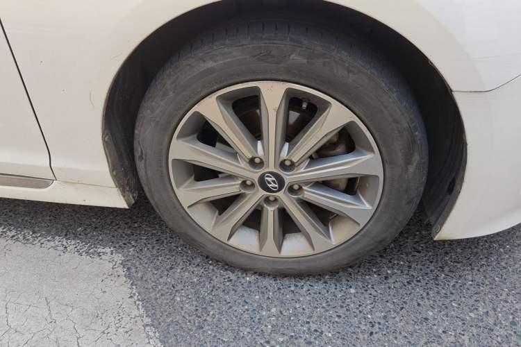 Used Hyundai Sonata 2015 1.6T GLX Advanced Model Right Front Wheel Hub