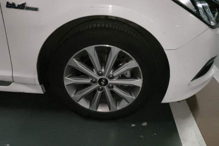 Used Hyundai Sonata 2015 1.6T GLS Smart Model Right Front Wheel Hub