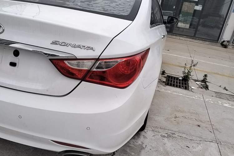 Used Hyundai Sonata 2015 Classic 2.0L Automatic Luxury Edition Right Rear Taillight