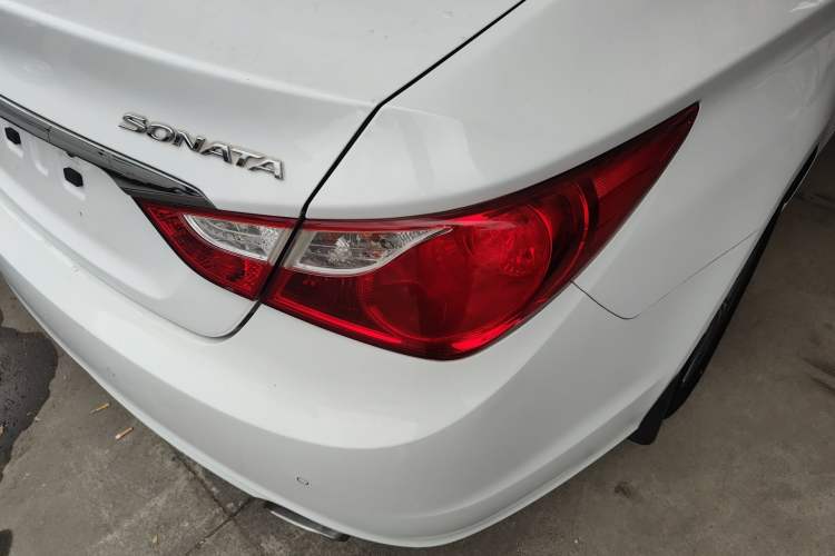 Used Hyundai Sonata 2015 Classic 2.0L Automatic Luxury Edition Right Rear Taillight