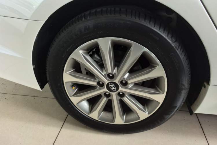 Used Hyundai Sonata 2015 1.6T GLS Smart Model Right Rear Wheel Hub