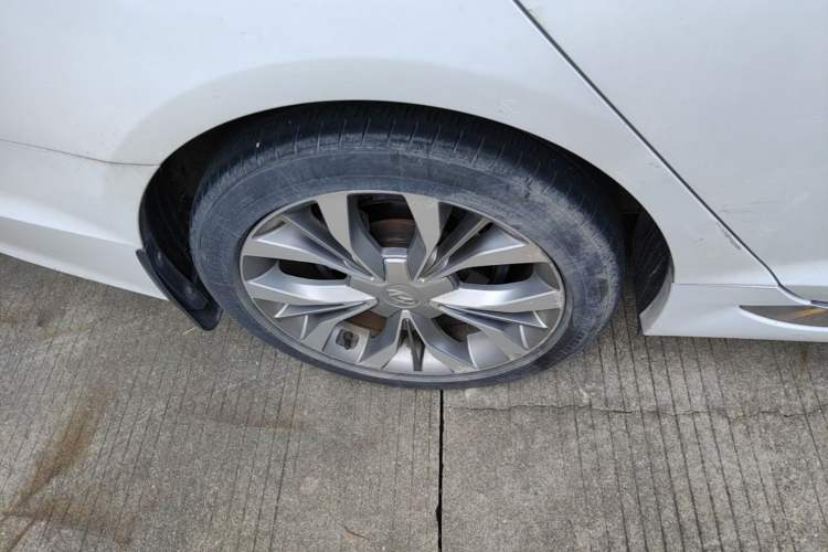 Used Hyundai Sonata 2015 1.6T GLX Advanced Model Right Rear Wheel Hub