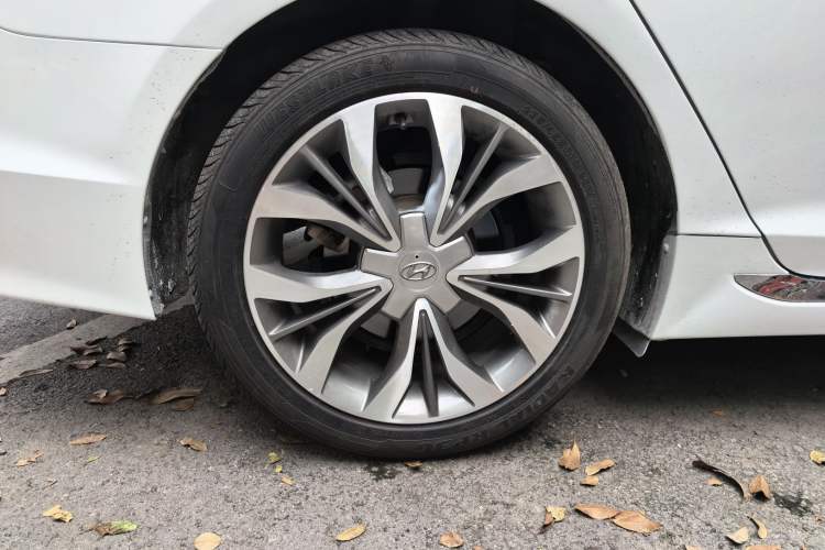 Used Hyundai Sonata 2015 1.6T GLX Advanced Model Right Rear Wheel Hub