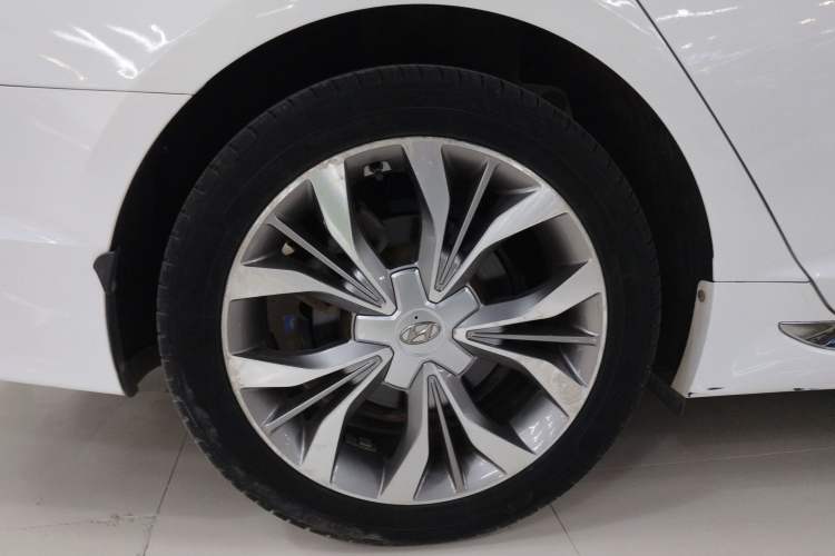 Used Hyundai Sonata 2015 1.6T DLX Prestige Model Right Rear Wheel Hub