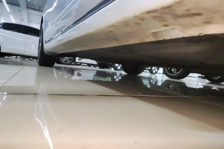 Used Hyundai Sonata 2015 1.6T GLS Smart Model Right Side Sill