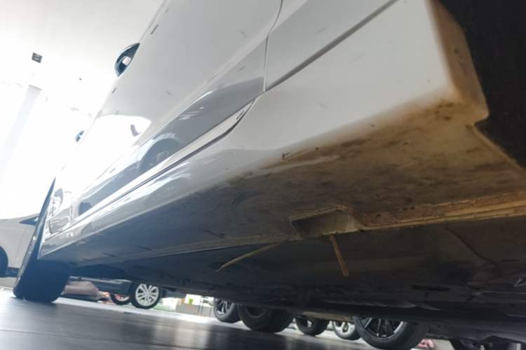 Used Hyundai Sonata 2015 1.6T GLS Smart Model Right Side Sill
