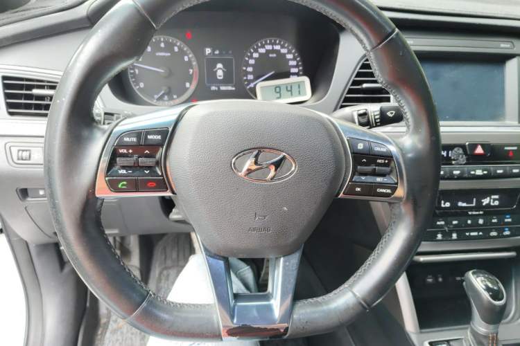 Used Hyundai Sonata 2015 1.6T GLS Smart Model Steering Wheel