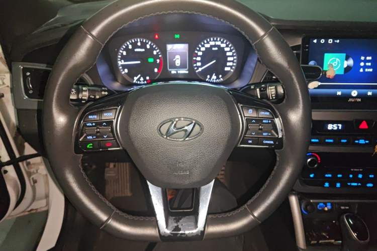 Used Hyundai Sonata 2015 1.6T GLS Smart Model Steering Wheel