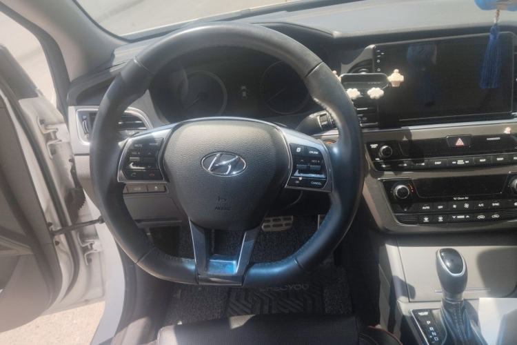 Used Hyundai Sonata 2015 1.6T DLX Prestige Model Steering Wheel