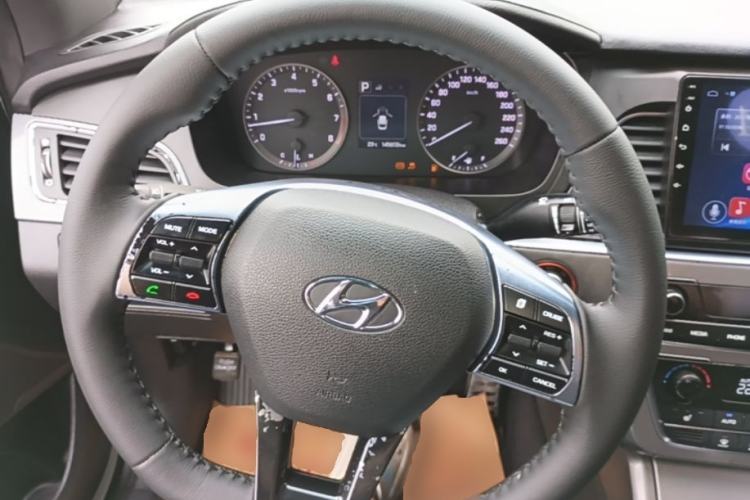Used Hyundai Sonata 2015 1.6T GLS Smart Model Steering Wheel