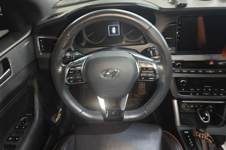 Used Hyundai Sonata 2015 1.6T GLS Smart Model Steering Wheel
