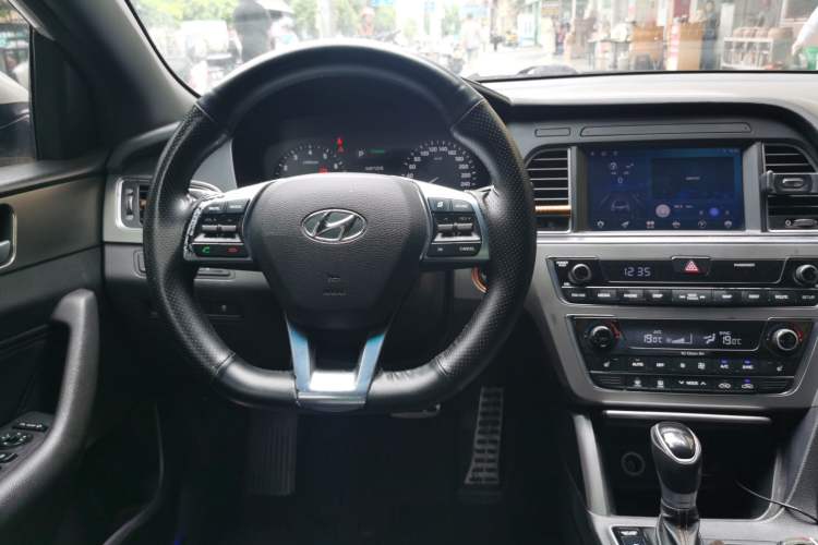 Used Hyundai Sonata 2015 1.6T GLX Advanced Model Steering Wheel