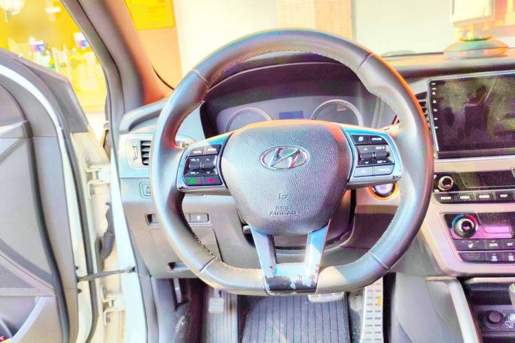 Used Hyundai Sonata 2015 1.6T GLS Smart Model Steering Wheel