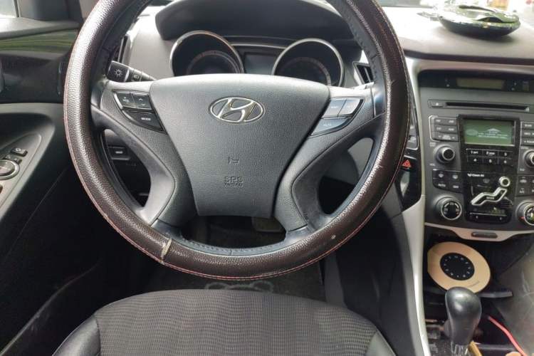 Used Hyundai Sonata 2015 Classic 2.0L Automatic Leading Edition Steering Wheel