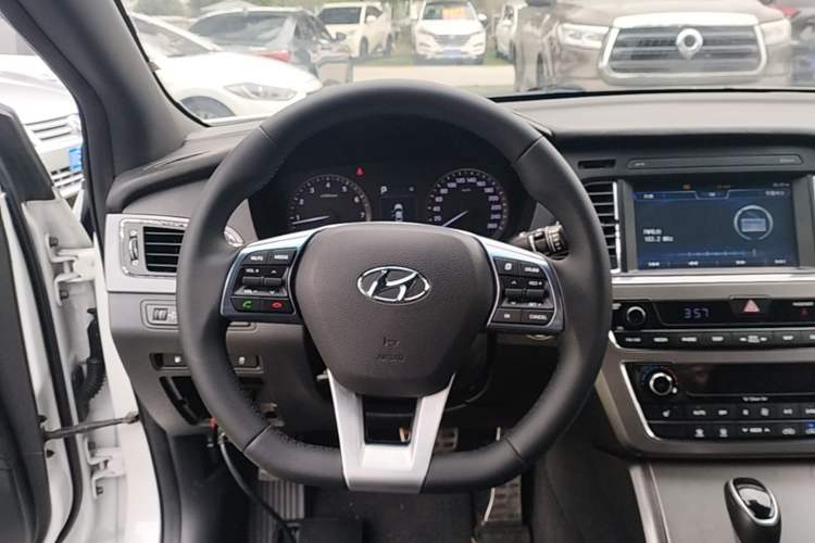 Used Hyundai Sonata 2015 1.6T GLS Smart Model Steering Wheel