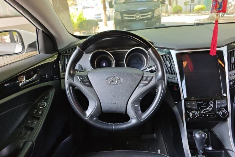 Used Hyundai Sonata 2015 Classic 2.4L Automatic Leading Edition China V Standard Steering Wheel
