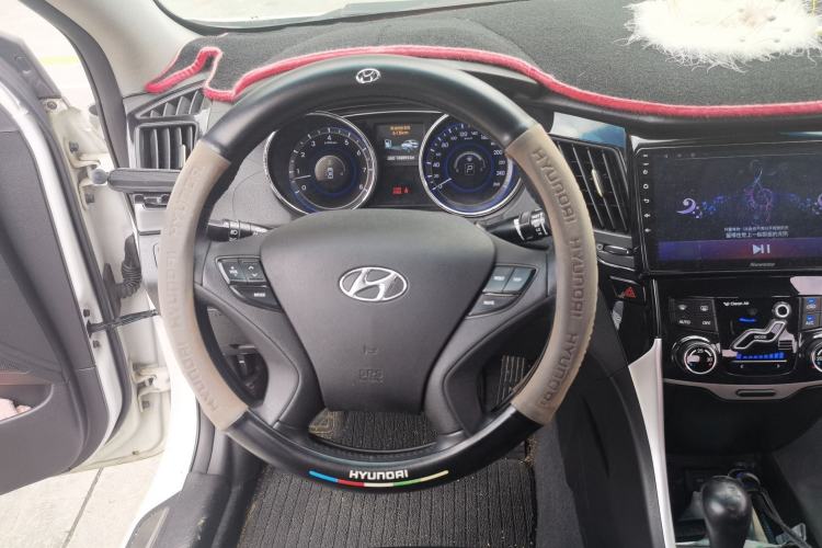 Used Hyundai Sonata 2015 Classic 2.0L Automatic Luxury Edition Steering Wheel