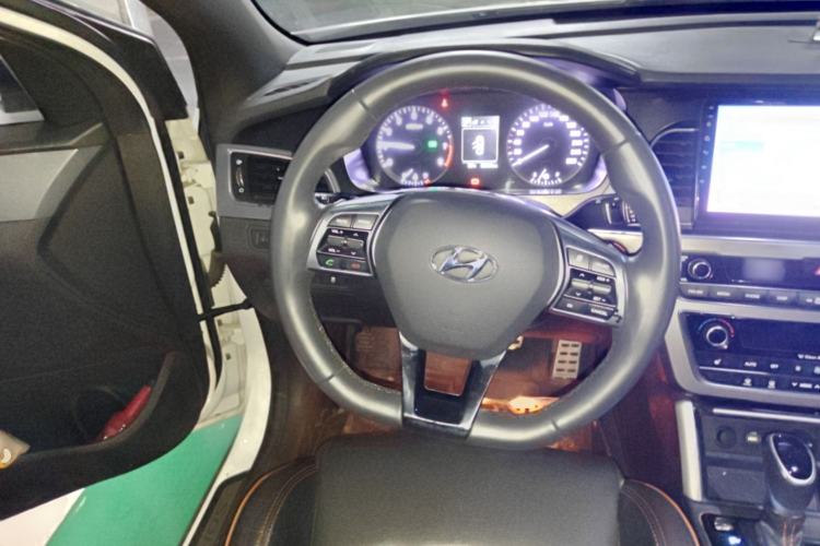Used Hyundai Sonata 2015 1.6T GLS Smart Model Steering Wheel