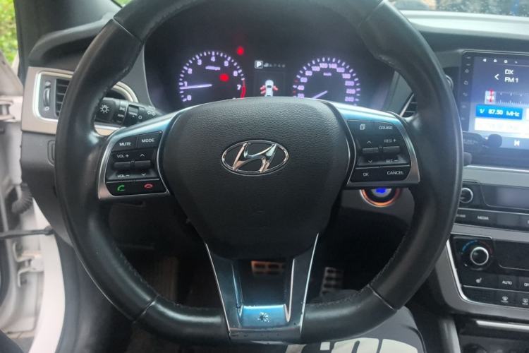Used Hyundai Sonata 2015 1.6T DLX Prestige Model Steering Wheel