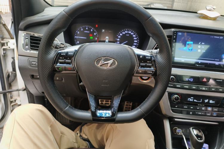 Used Hyundai Sonata 2015 1.6T GLX Advanced Model Steering Wheel