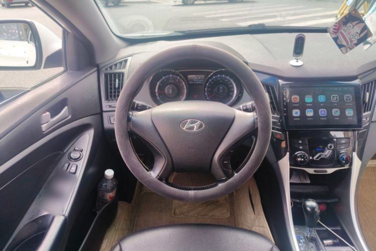 Used Hyundai Sonata 2015 Classic 2.0L Automatic Luxury Edition Steering Wheel