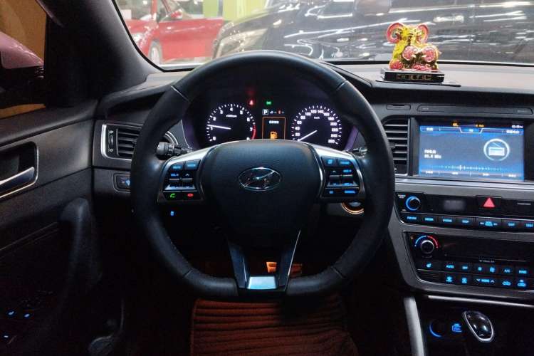 Used Hyundai Sonata 2015 1.6T DLX Prestige Model Steering Wheel