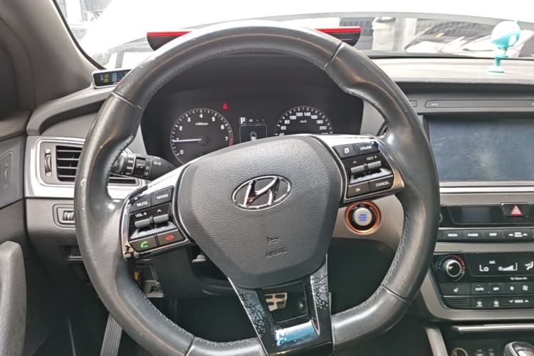 Used Hyundai Sonata 2015 1.6T GLS Smart Model Steering Wheel