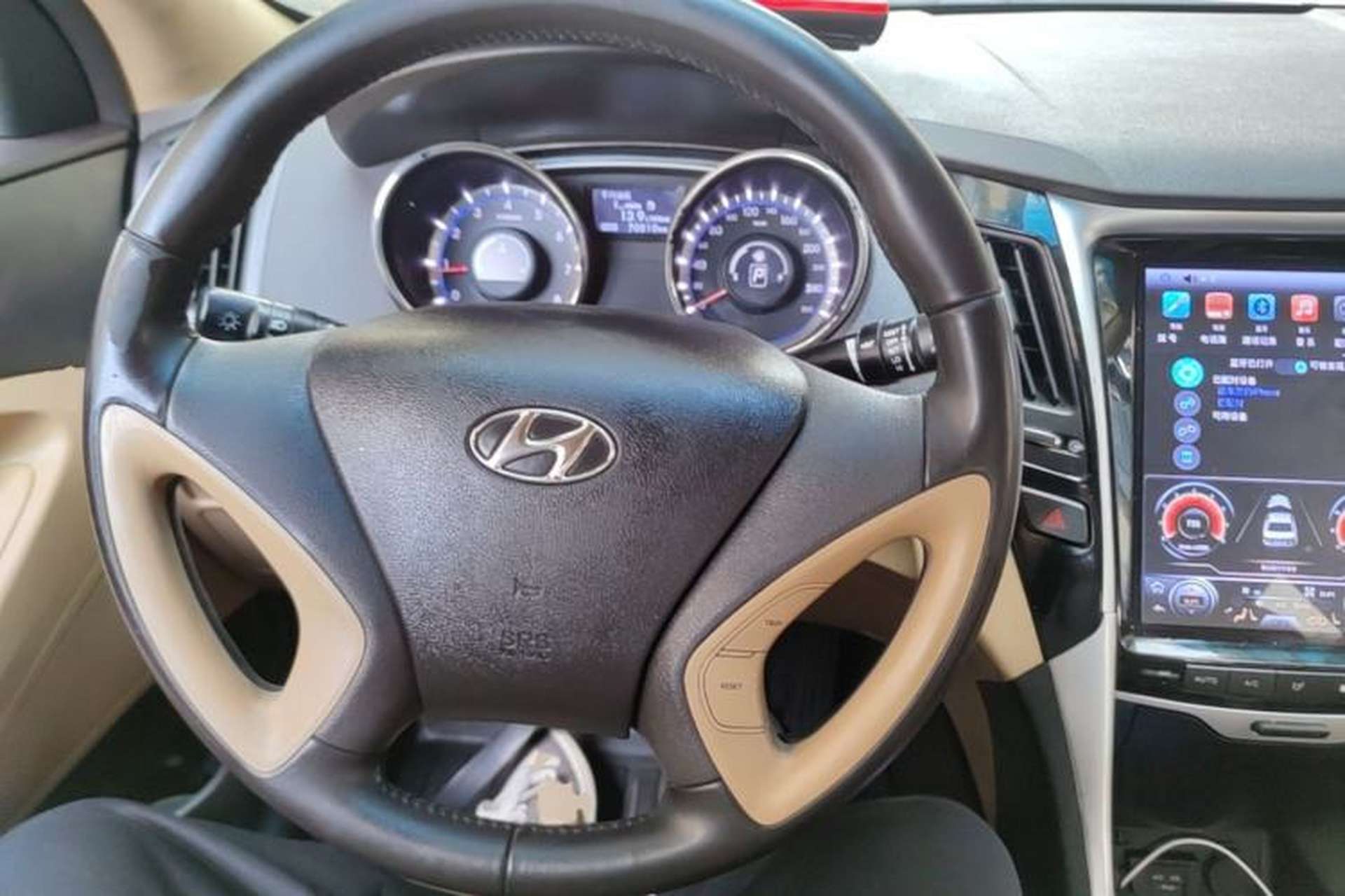 Used Hyundai Sonata 2015 Classic 2.0L Automatic Leading Edition Steering Wheel