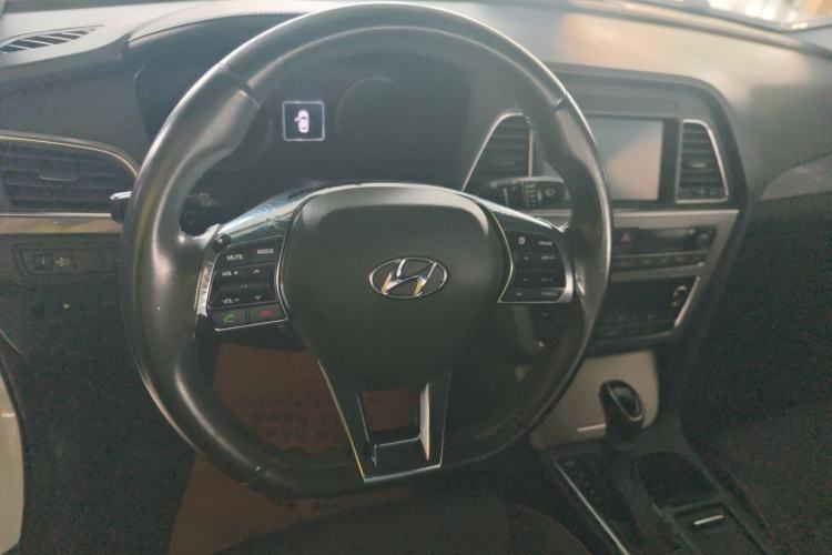 Used Hyundai Sonata 2015 1.6T GLS Smart Model Steering Wheel