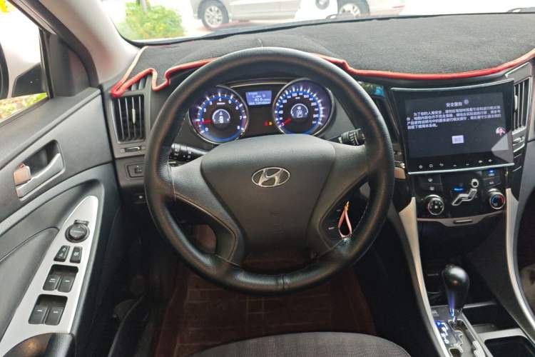 Used Hyundai Sonata 2015 Classic 2.0L Automatic Leading Edition Steering Wheel
