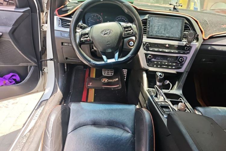 Used Hyundai Sonata 2015 1.6T DLX Prestige Model Steering Wheel