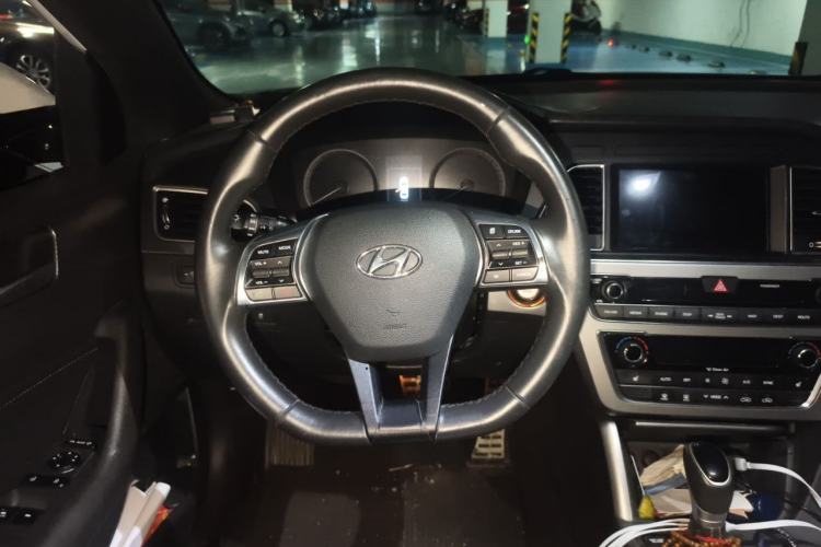 Used Hyundai Sonata 2015 1.6T DLX Prestige Model Steering Wheel