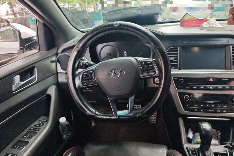 Used Hyundai Sonata 2015 1.6T DLX Prestige Model Steering Wheel