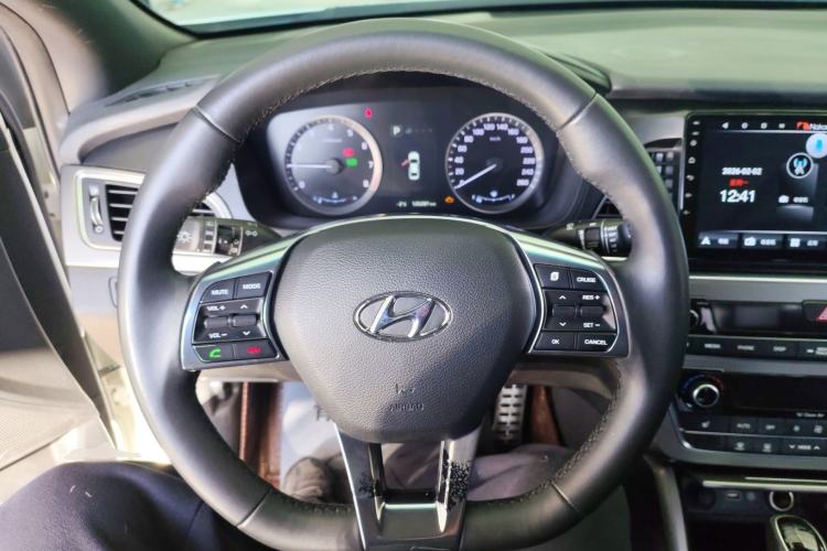 Used Hyundai Sonata 2015 1.6T GLX Advanced Model Steering Wheel