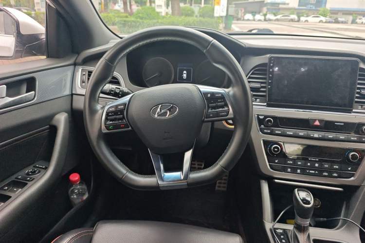 Used Hyundai Sonata 2015 1.6T GLS Smart Model Steering Wheel