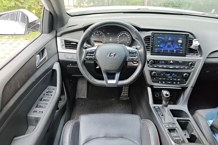 Used Hyundai Sonata 2015 1.6T DLX Prestige Model Steering Wheel