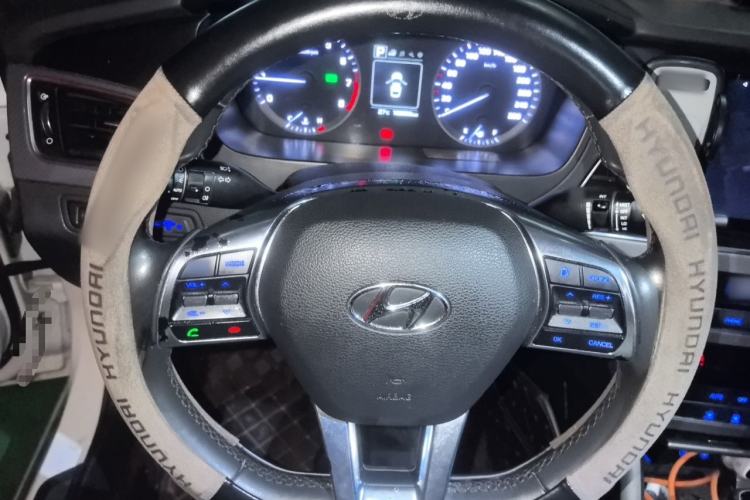 Used Hyundai Sonata 2015 1.6T GLS Smart Model Steering Wheel