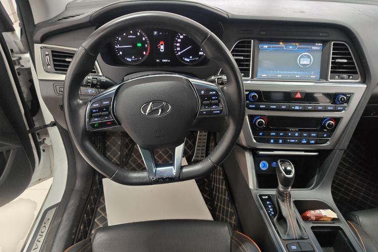 Used Hyundai Sonata 2015 1.6T GLX Advanced Model Steering Wheel