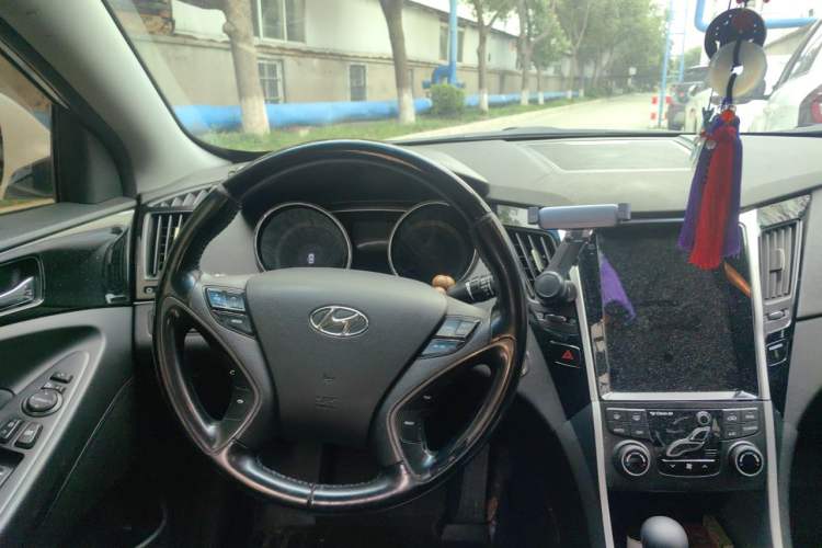 Used Hyundai Sonata 2015 Classic 2.4L Automatic Luxury Version China V Standard Steering Wheel