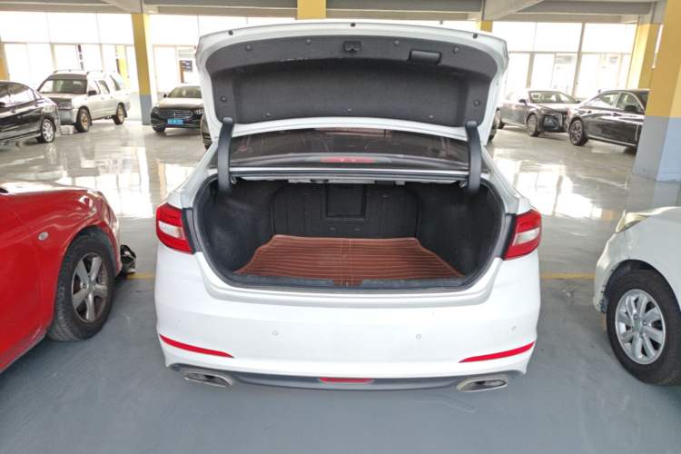 Used Hyundai Sonata 2015 1.6T GLX Advanced Model Trunk